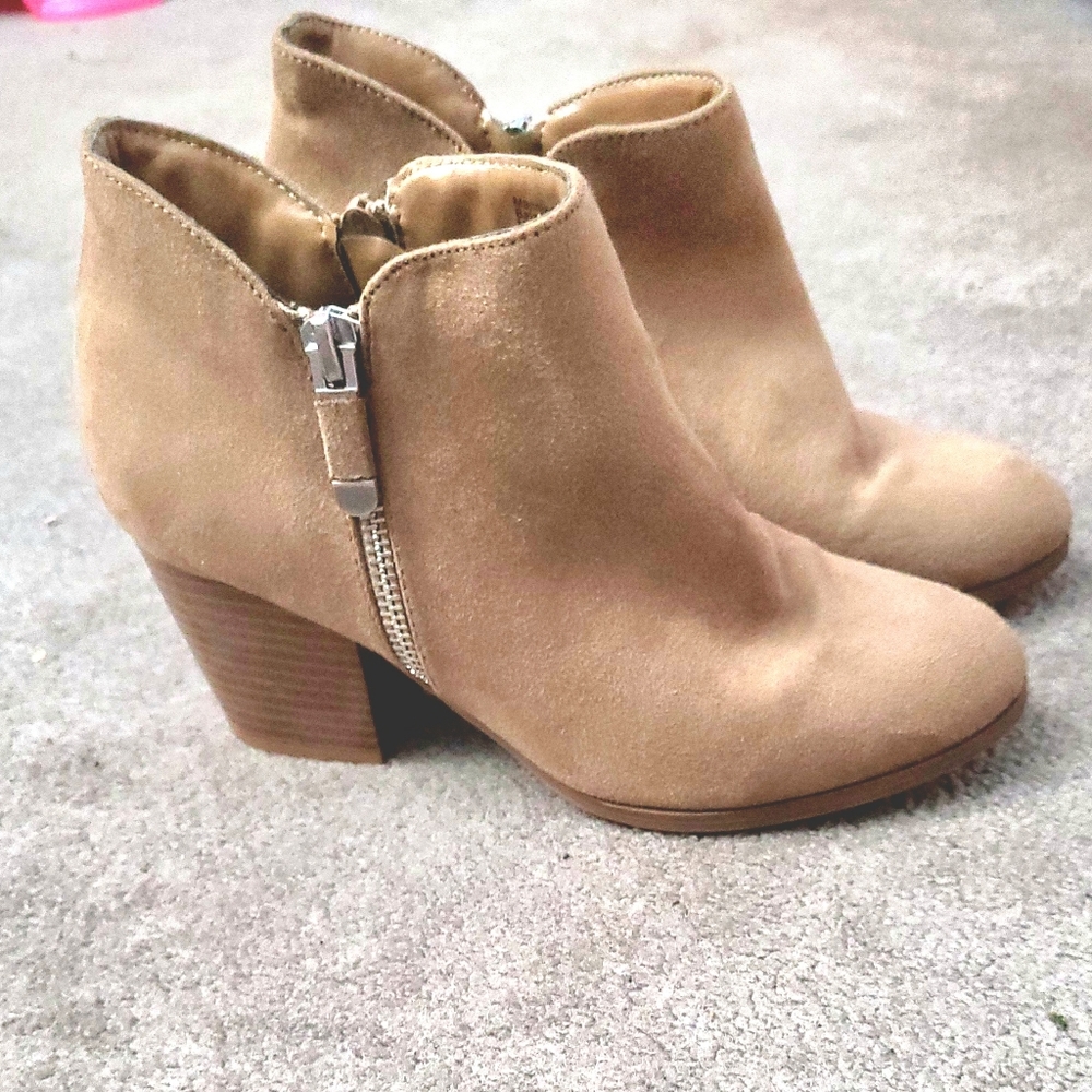 Style & CO Brown Faux Suede Zip-Up Booties w/ Faux Zipper detail Sz. 5.5 BOGO
